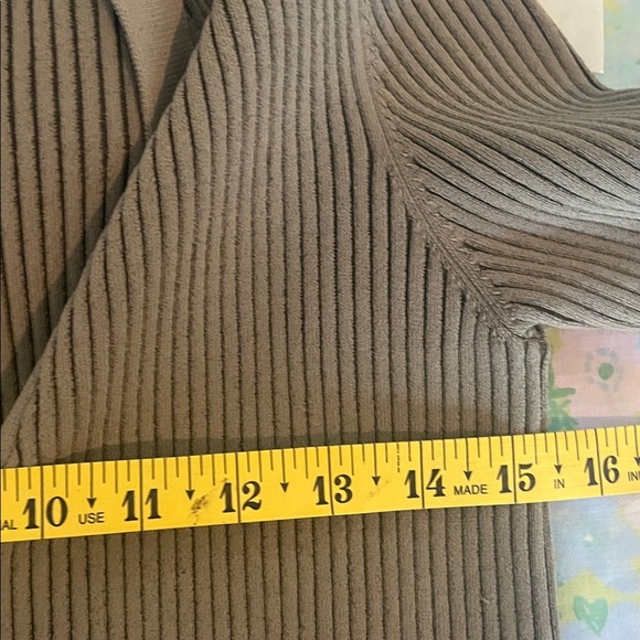 Anine Bing | Layla Ribbed Cardigan Sweater Size Medium Olive Green Sage V-neck - Picture 10 of 11